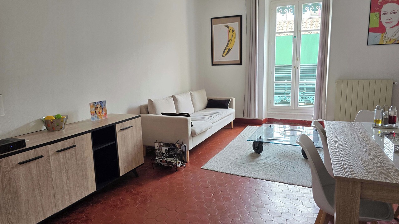 Photo of Livingroom in Nimes City Centre