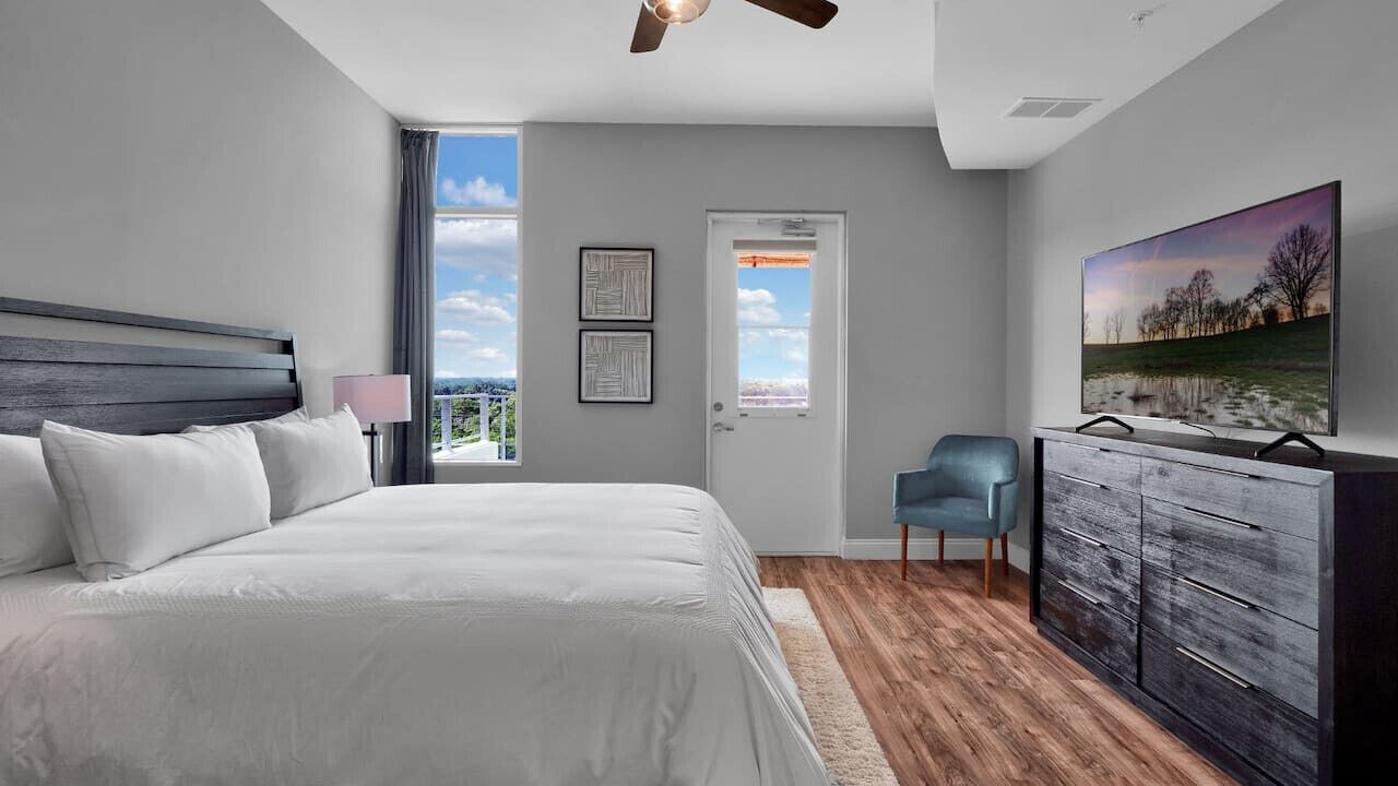 Photo of Bedroom in South Eola