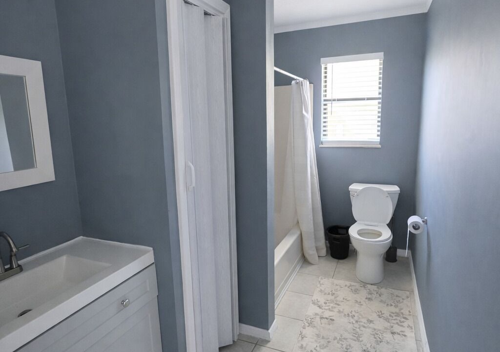 Photo of Bathroom in Bean Station