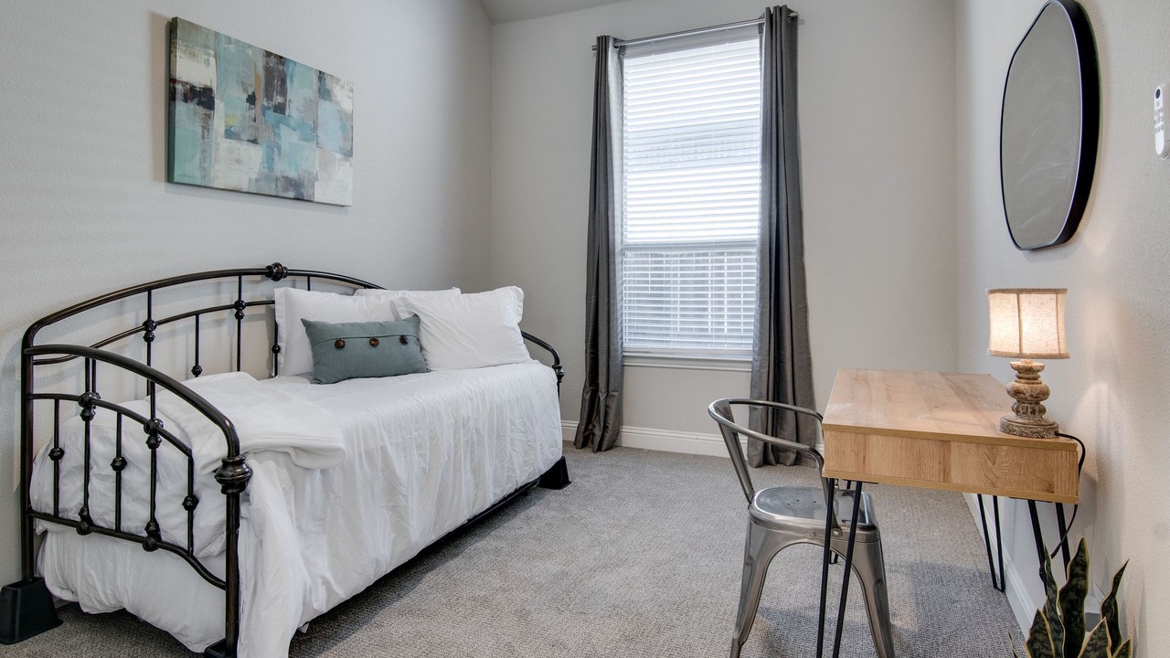 Photo of Bedroom in Tarrant County