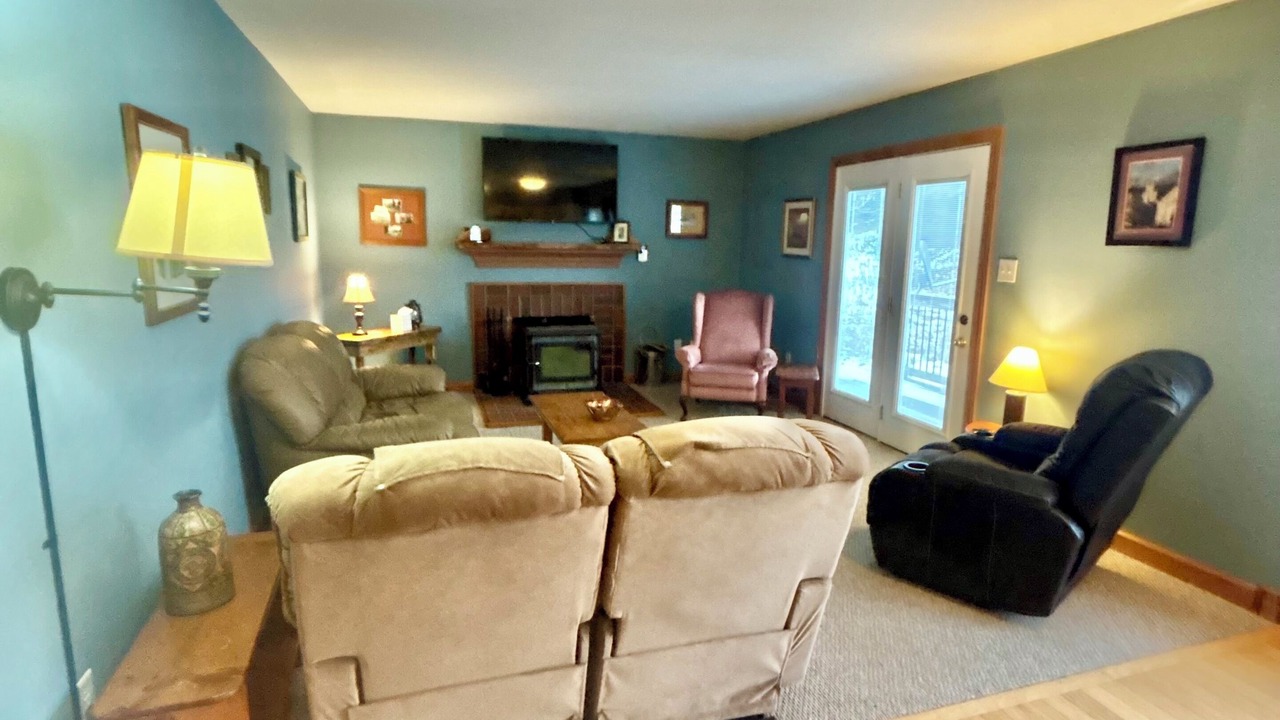 Photo of Livingroom in Blacksburg