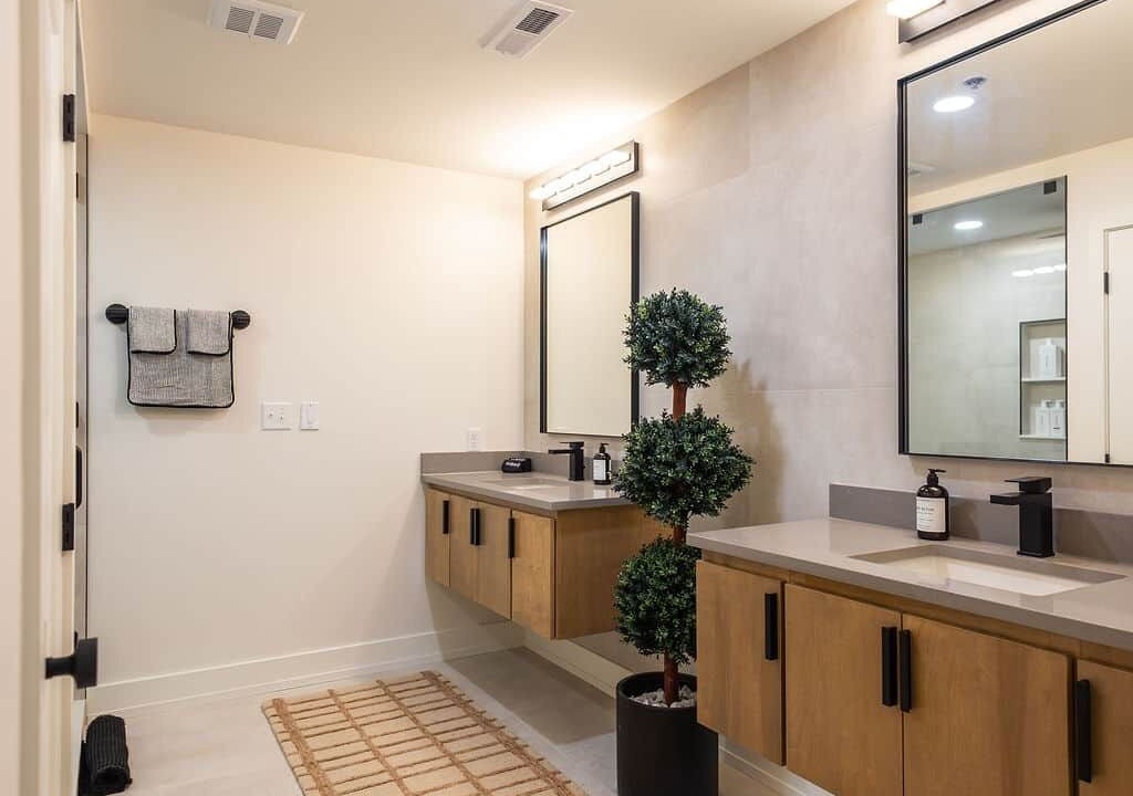 Photo of Bathroom in Downtown Knoxville