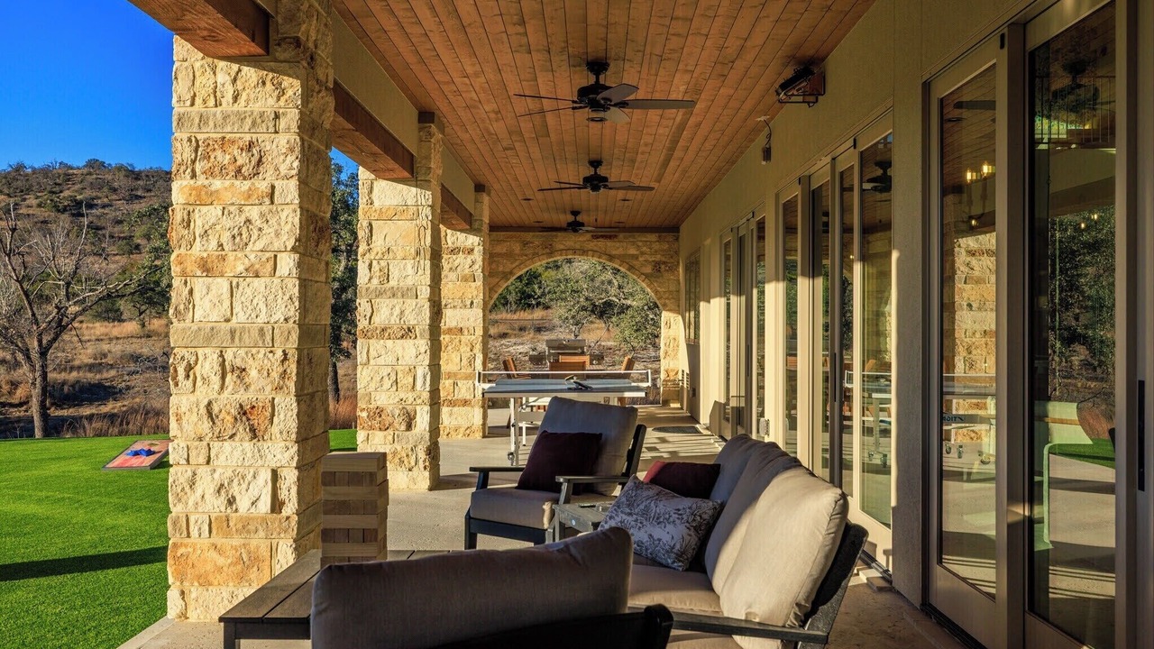 Photo of Patio Balcony in Comfort
