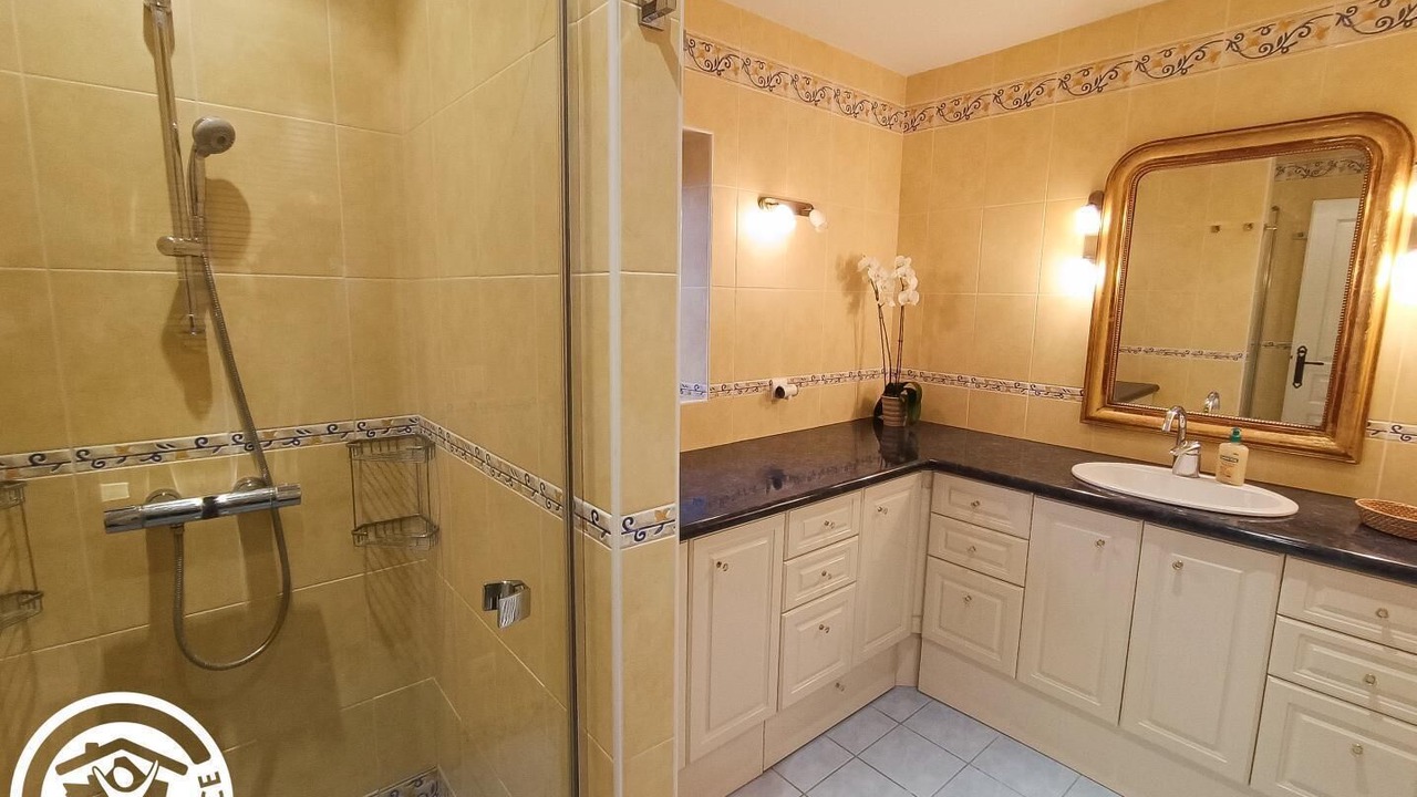 Photo of Bathroom in Cahors