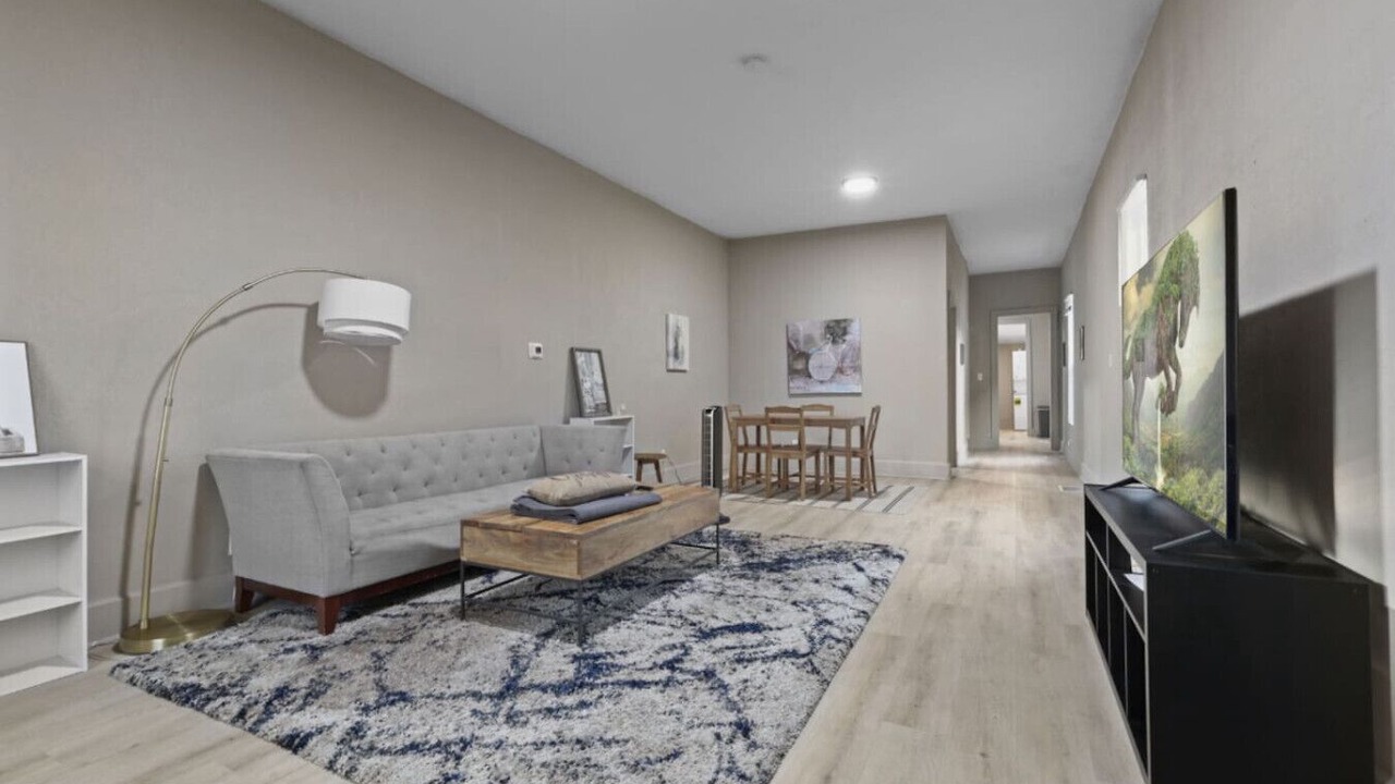 Photo of Livingroom in Near Eastside
