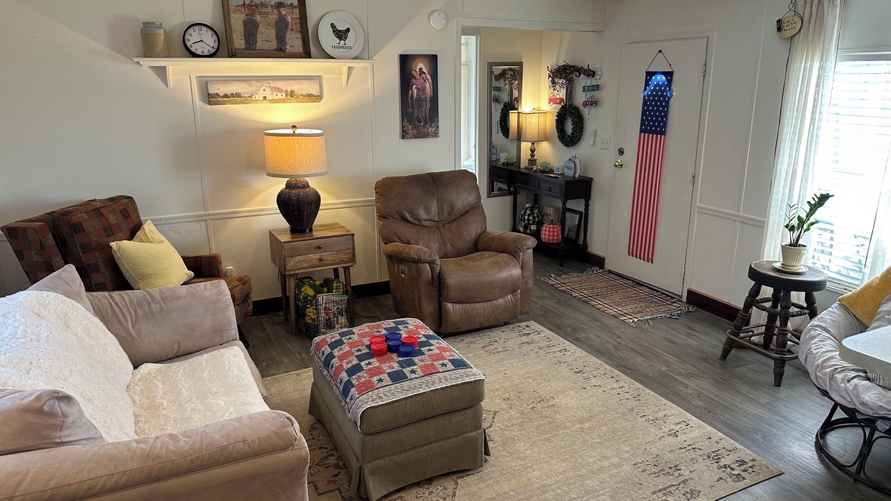 Photo of Livingroom in Mittie