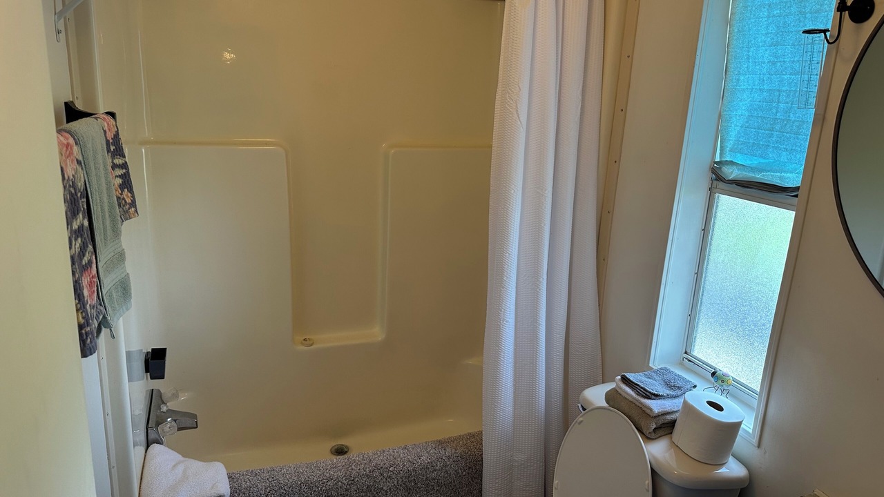 Photo of Bathroom in Mittie