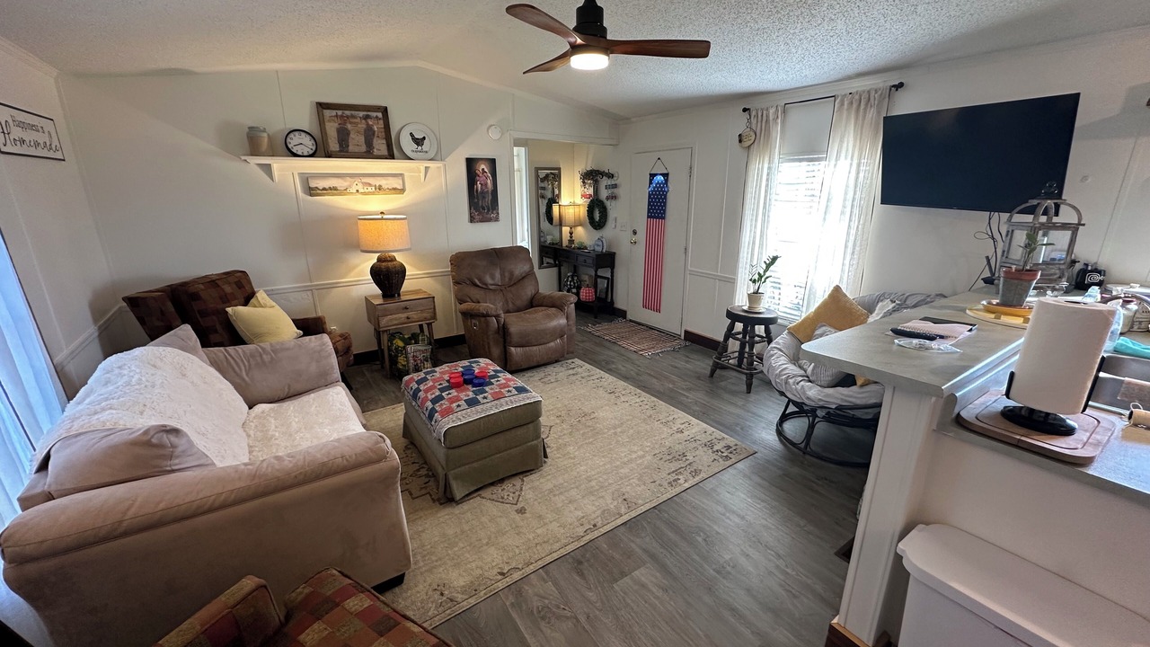 Photo of Livingroom in Mittie