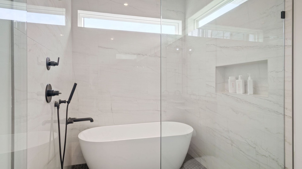 Photo of Bathroom in Knox - Henderson