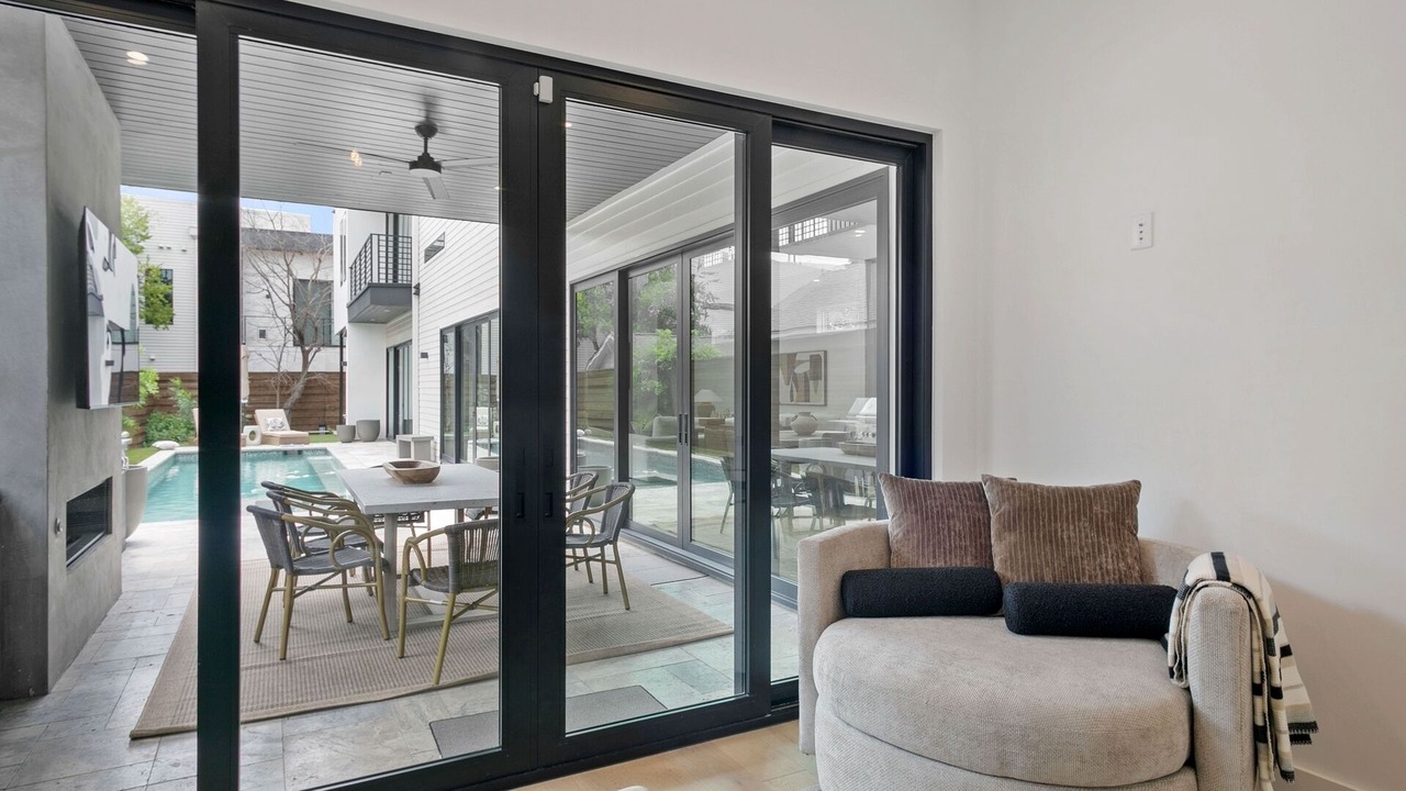 Photo of Livingroom in Knox - Henderson