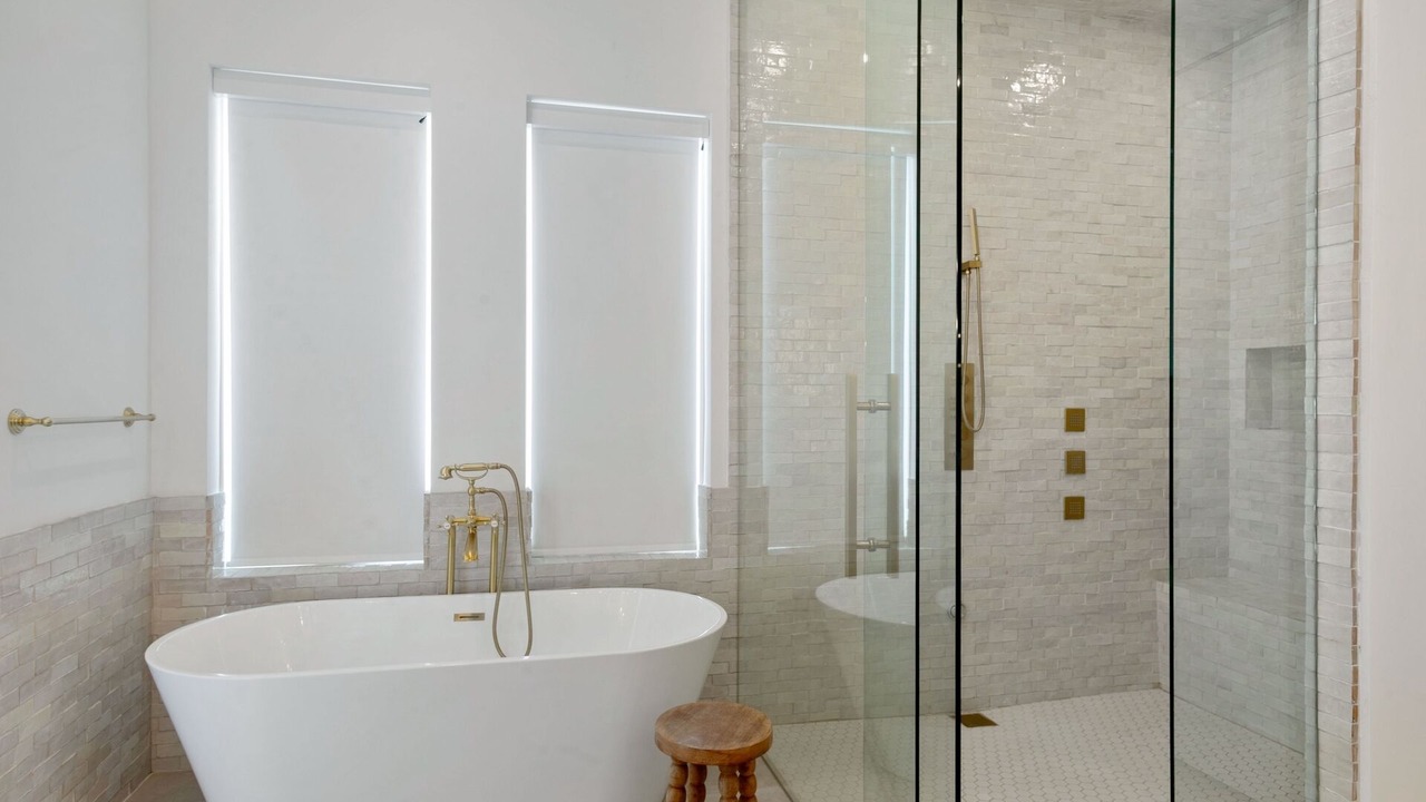 Photo of Bathroom in Knox - Henderson