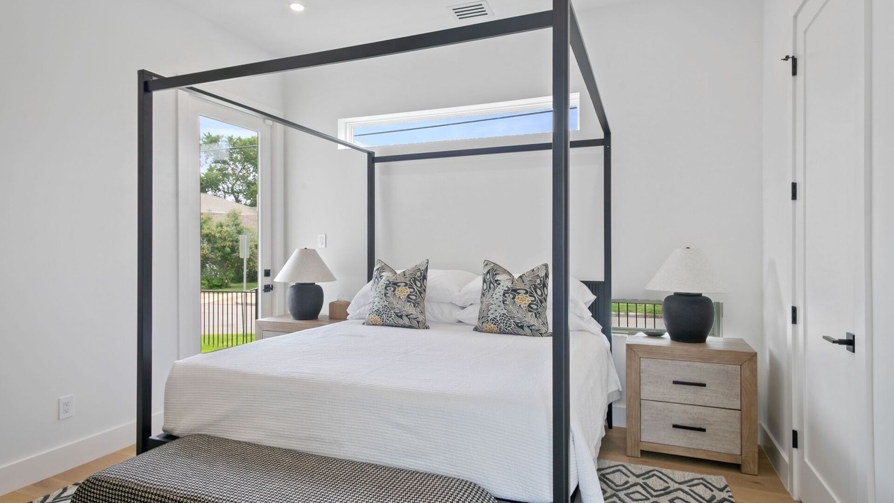 Photo of Bedroom in Knox - Henderson