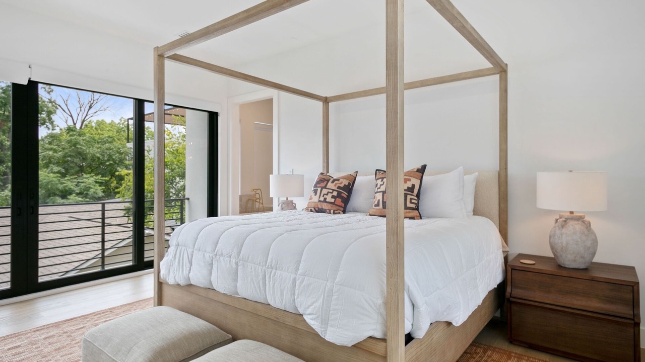 Photo of Bedroom in Knox - Henderson