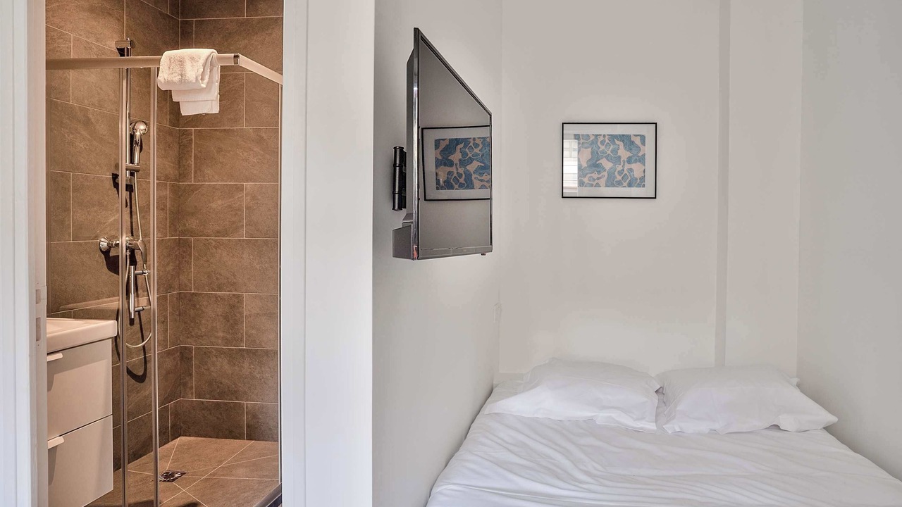 Photo of Bathroom in Petit-Ivry