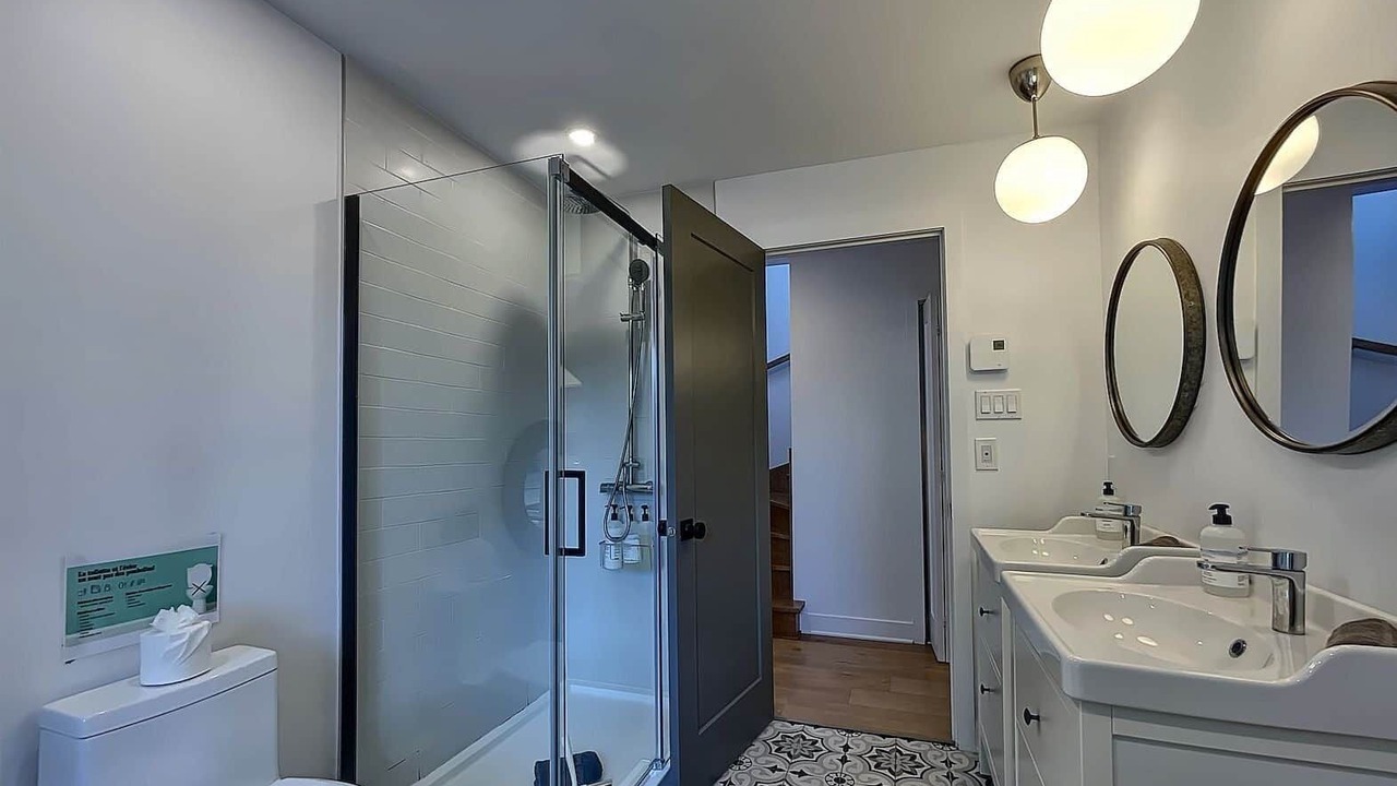 Photo of Bathroom in Chertsey