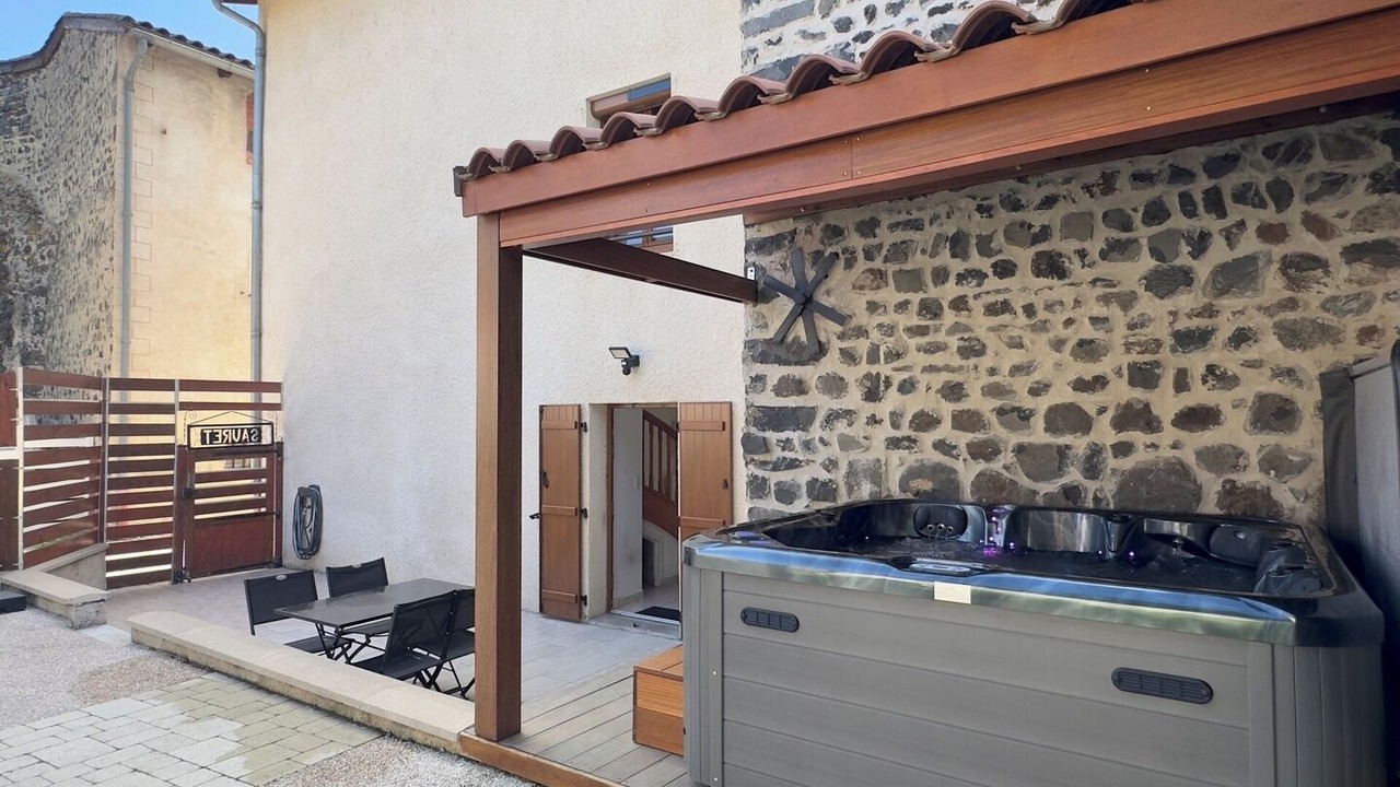 Photo of Patio Balcony in Coubon