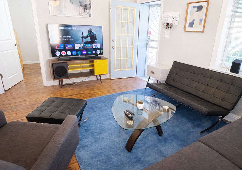 Photo of Livingroom in South Broadway