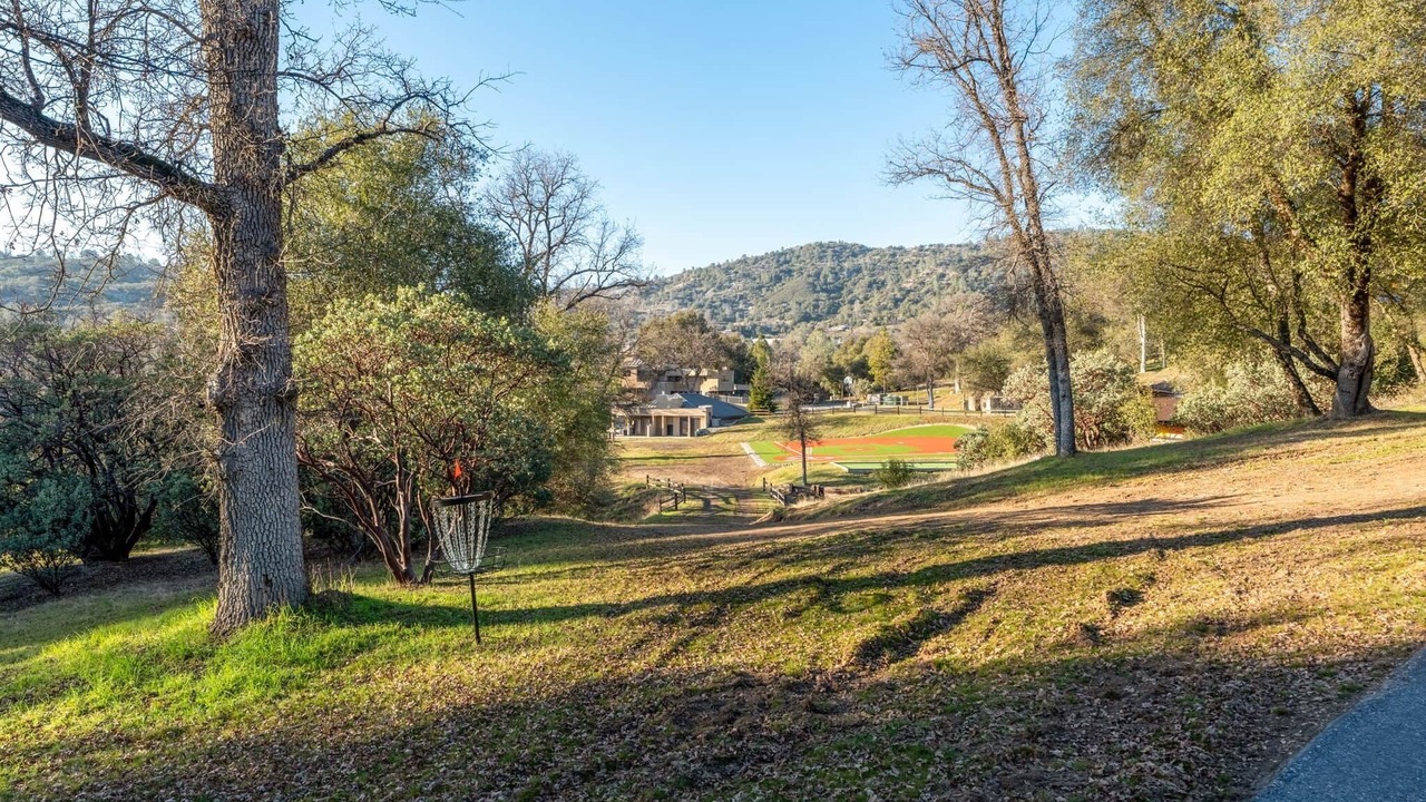 Photo of Others in Oakhurst