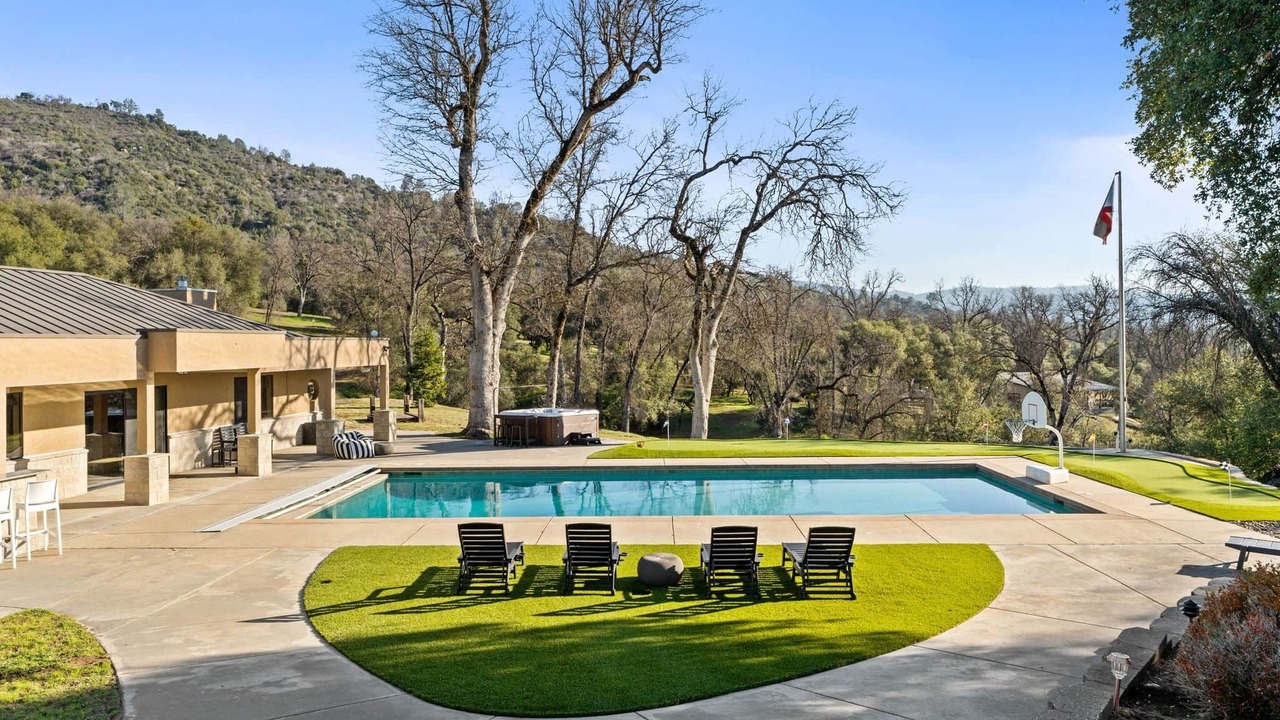 Photo of Outdoor in Oakhurst