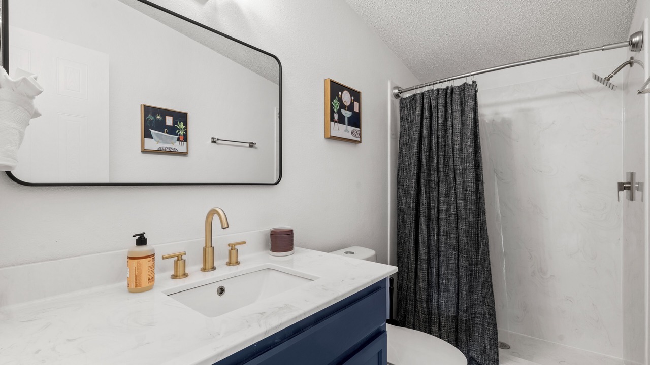 Photo of Bathroom in Canyon Lake