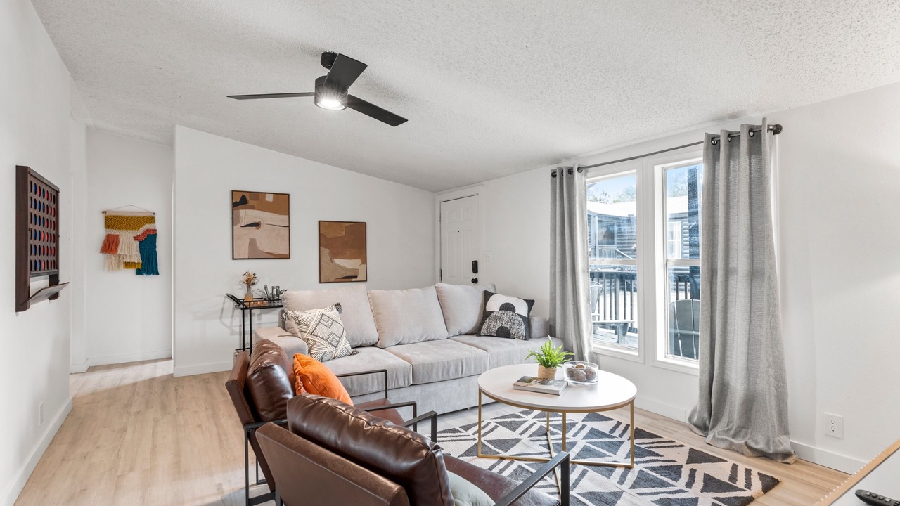 Photo of Livingroom in Canyon Lake