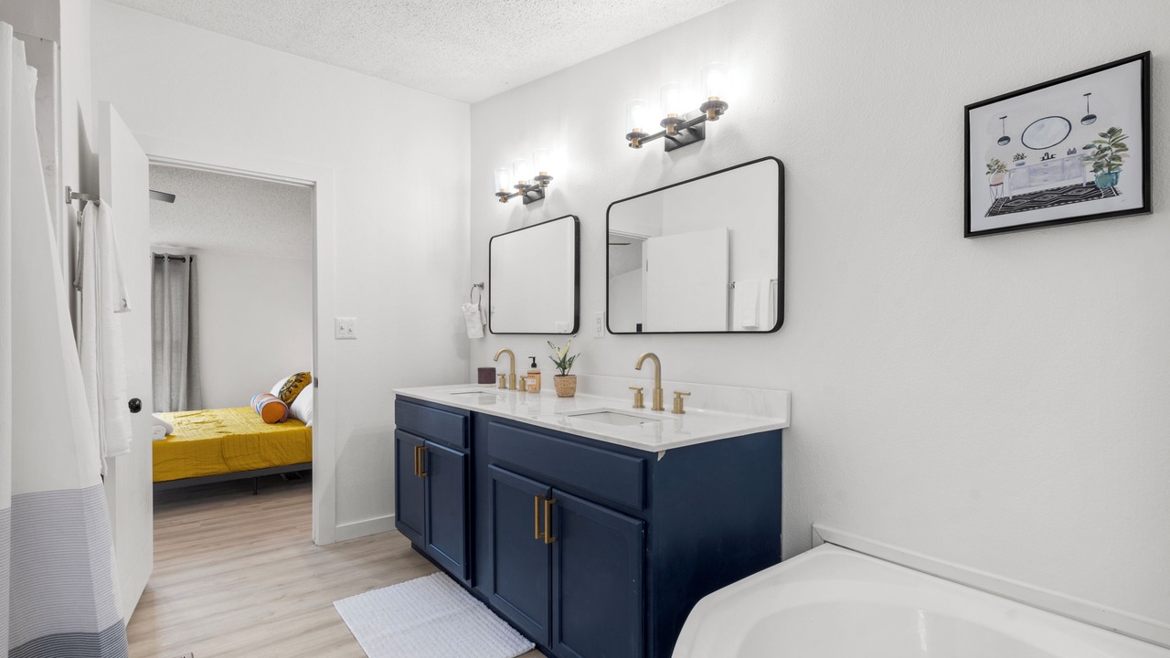 Photo of Bathroom in Canyon Lake