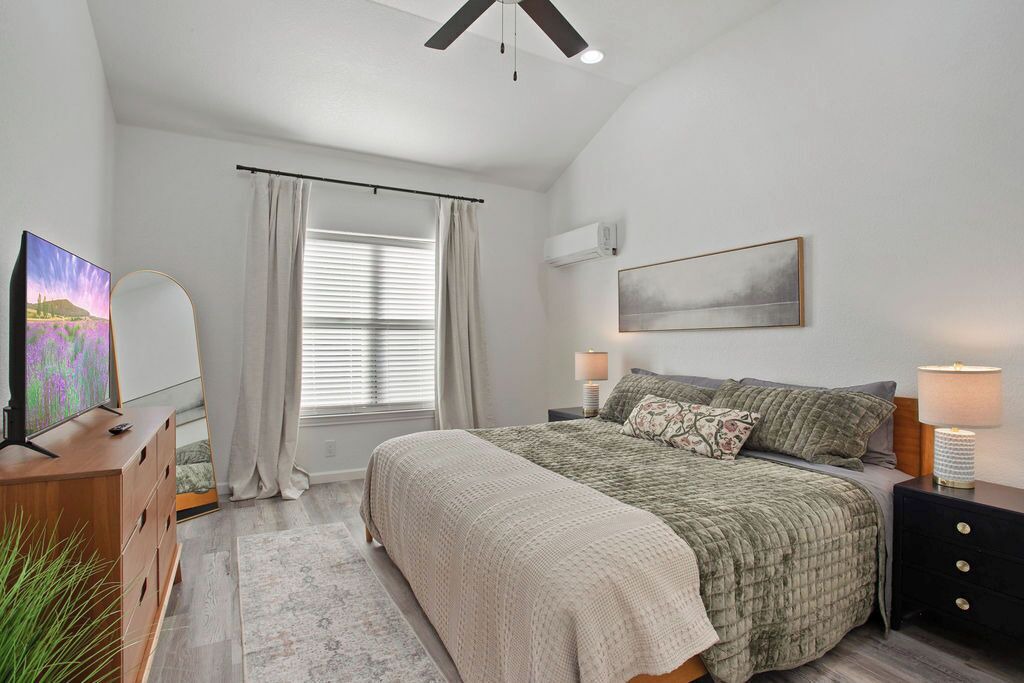 Photo of Bedroom in Canyon Lake