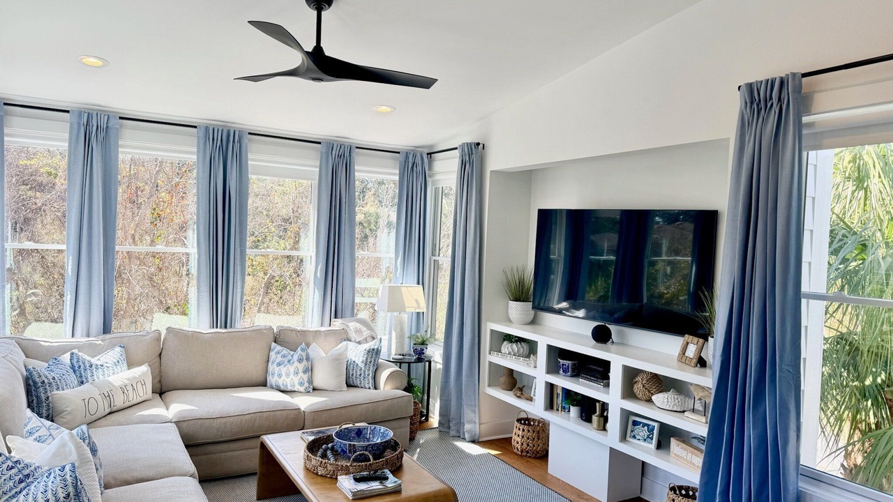 Photo of Livingroom in Saint Simons Heights