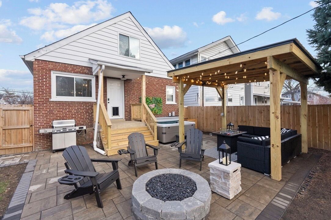 Photo of Patio Balcony in Merion Village