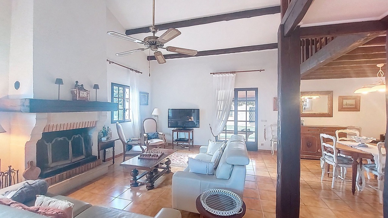 Photo of Livingroom in Le Val