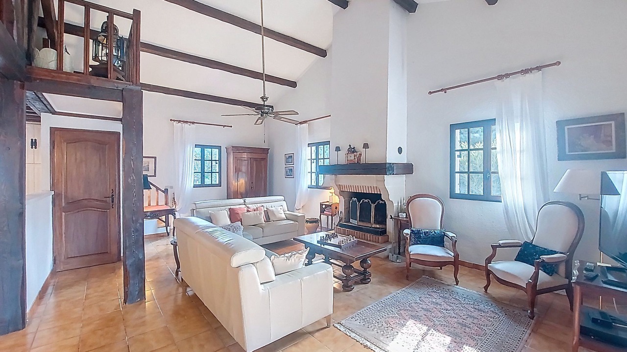 Photo of Livingroom in Le Val