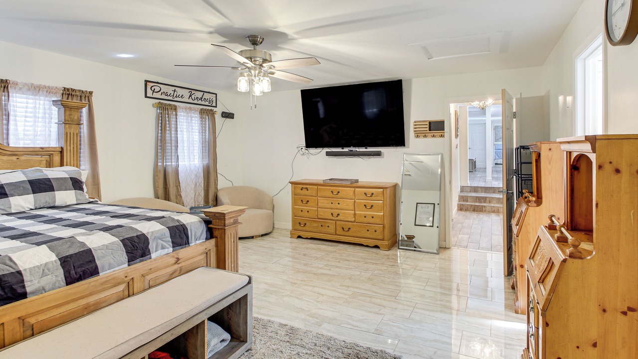 Photo of Bedroom in Benton