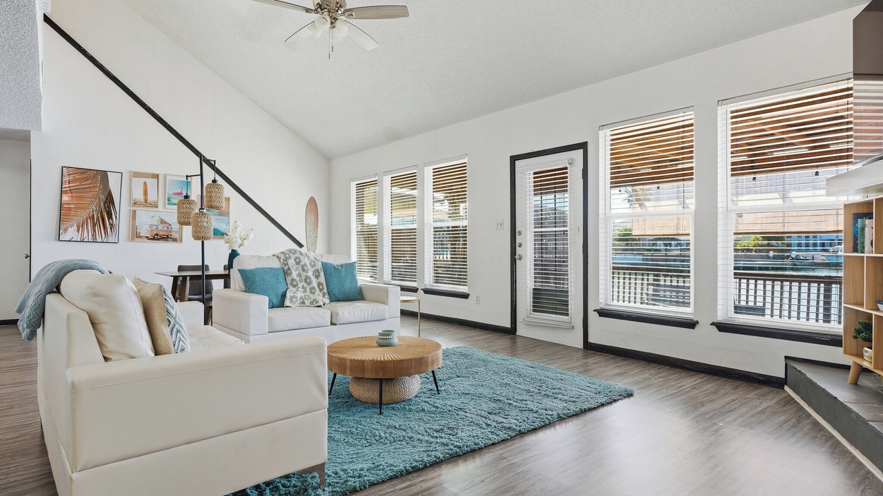 Photo of Livingroom in Corpus Christi