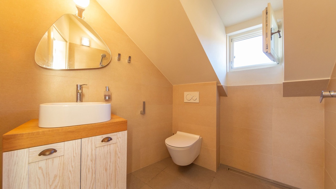 Photo of Bathroom in Komiza