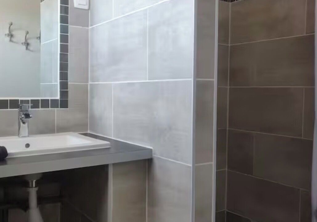 Photo of Bathroom in Teyran