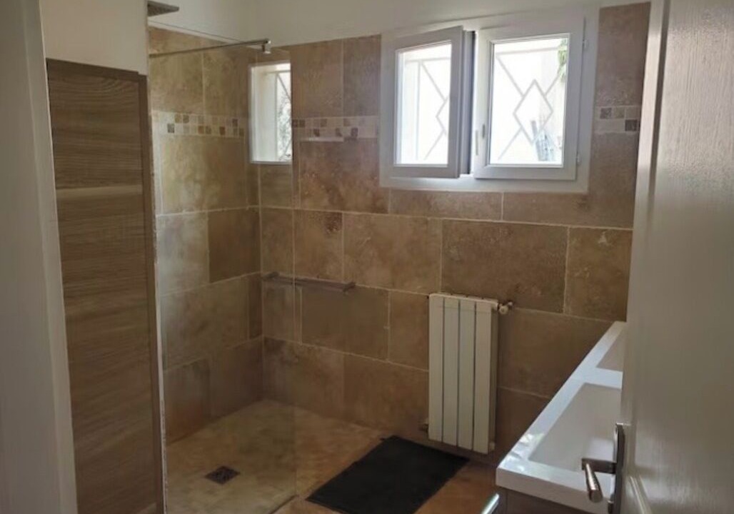 Photo of Bathroom in Teyran