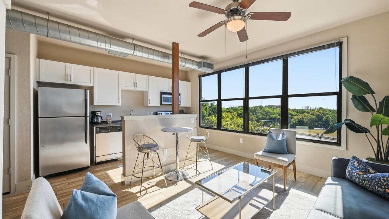 Photo of Livingroom in Downtown Fort Worth