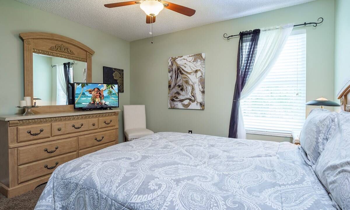 Photo of Bedroom in Lake Berkley
