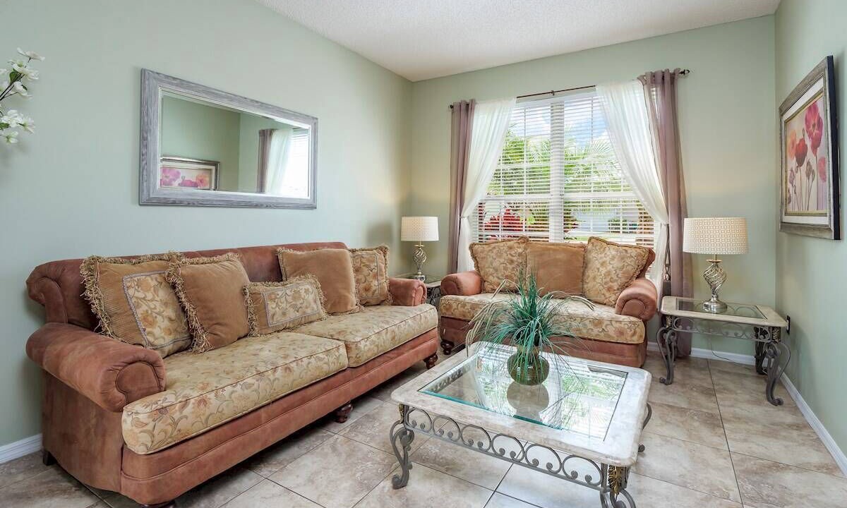 Photo of Livingroom in Lake Berkley