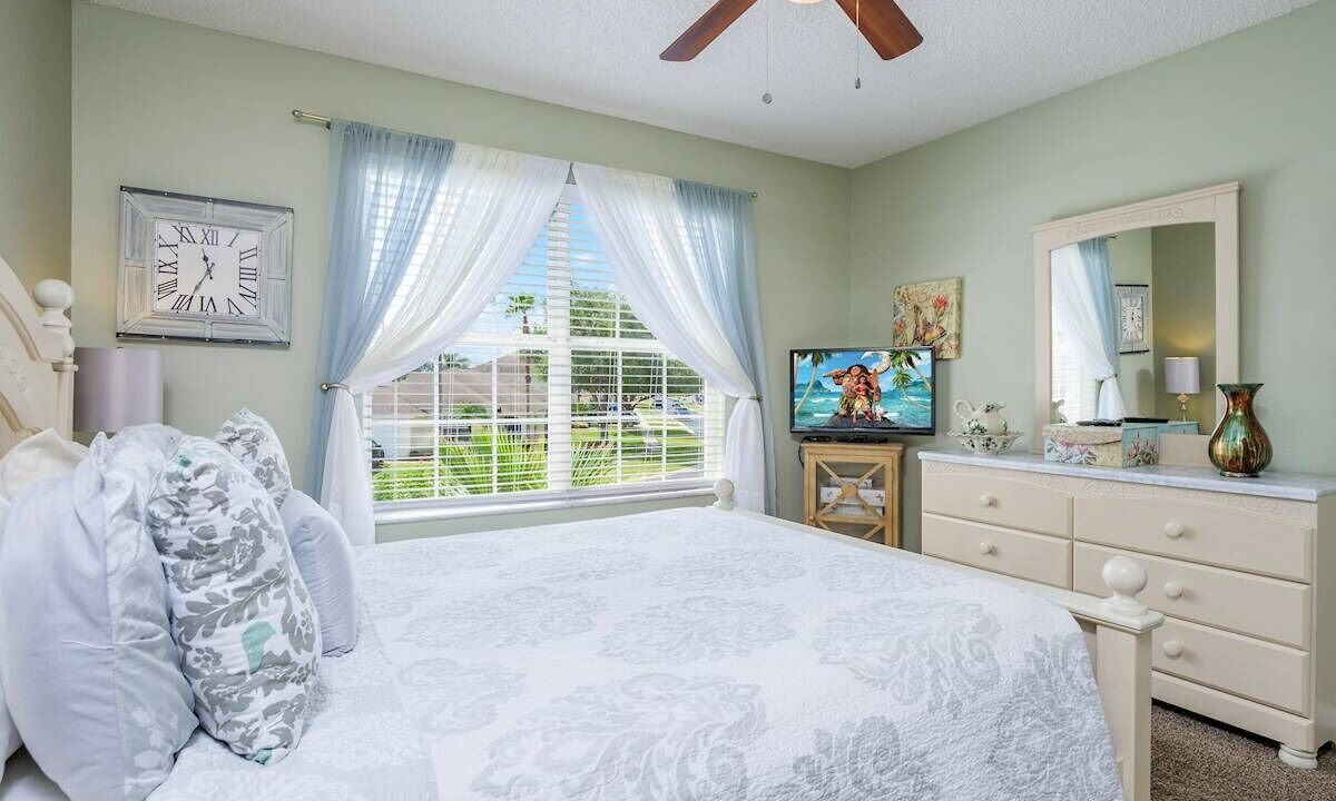 Photo of Bedroom in Lake Berkley