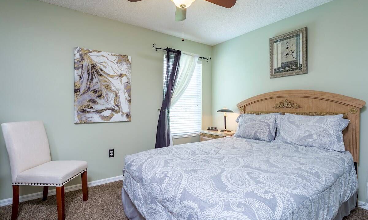 Photo of Bedroom in Lake Berkley