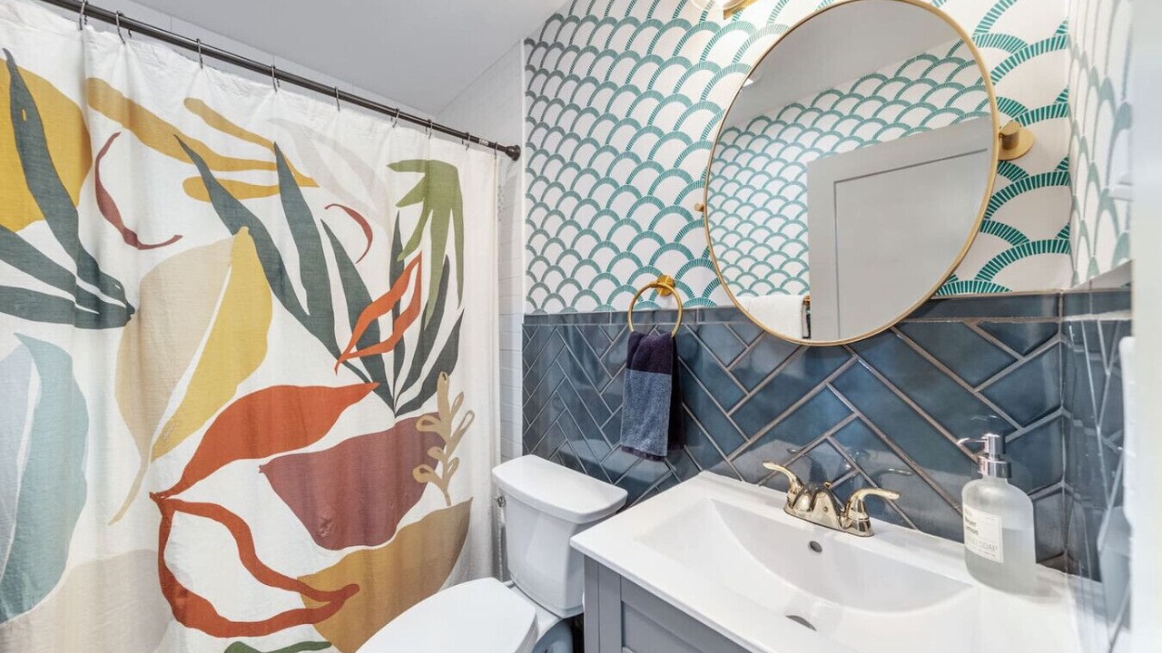 Photo of Bathroom in East Congress