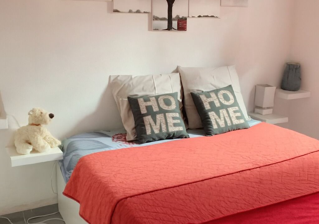 Photo of Bedroom in Camaret-sur-Aigues