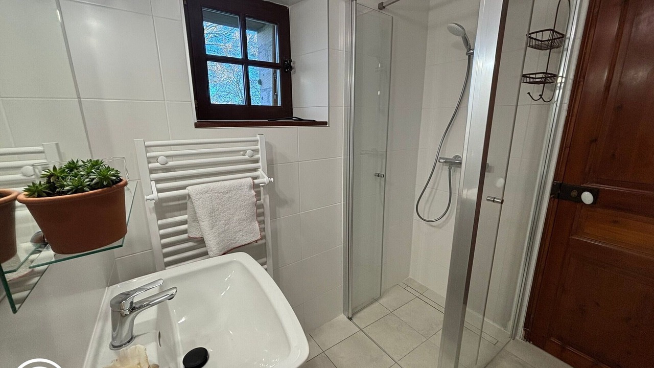 Photo of Bathroom in Saint-Vincent-Sterlanges