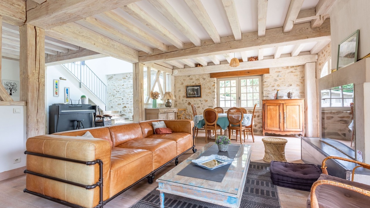 Photo of Livingroom in Saint-Lucien