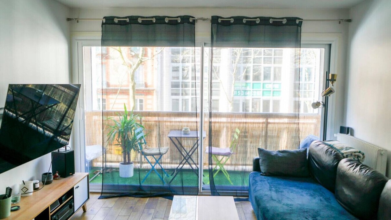 Photo of Livingroom in Republique–Point-du-Jour