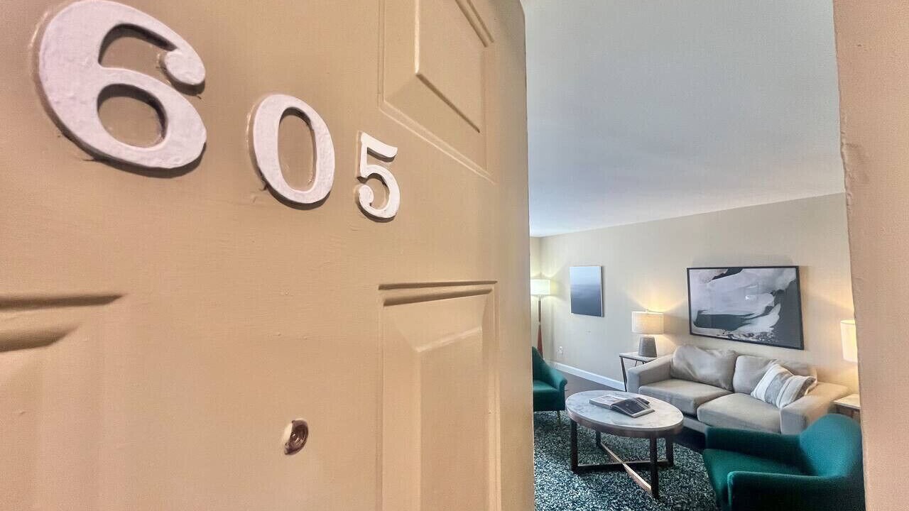Photo of Livingroom in DeBaliviere Place