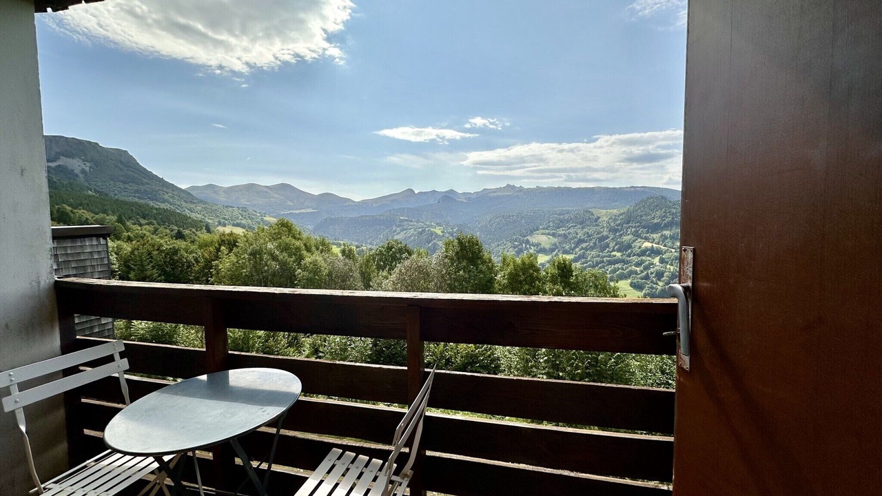 Photo of Patio Balcony in Murat-le-Quaire