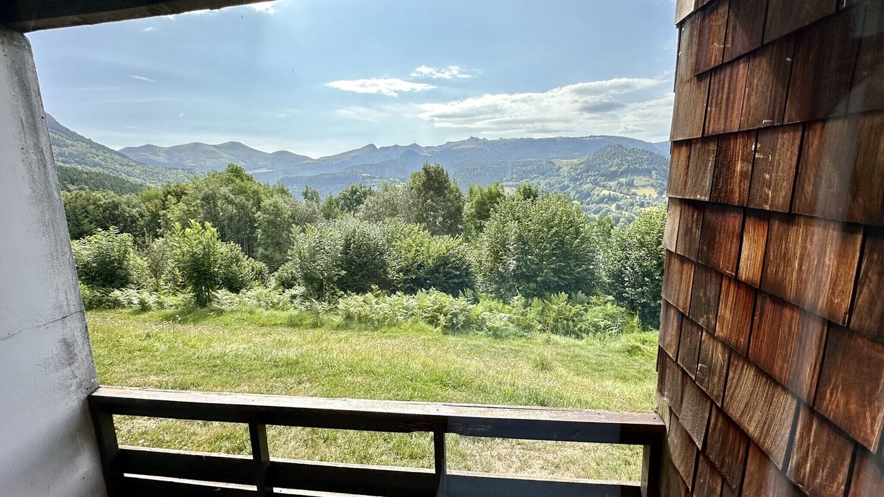Photo of Patio Balcony in Murat-le-Quaire