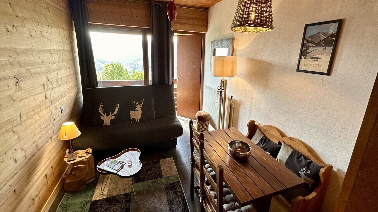 Photo of Livingroom in Murat-le-Quaire
